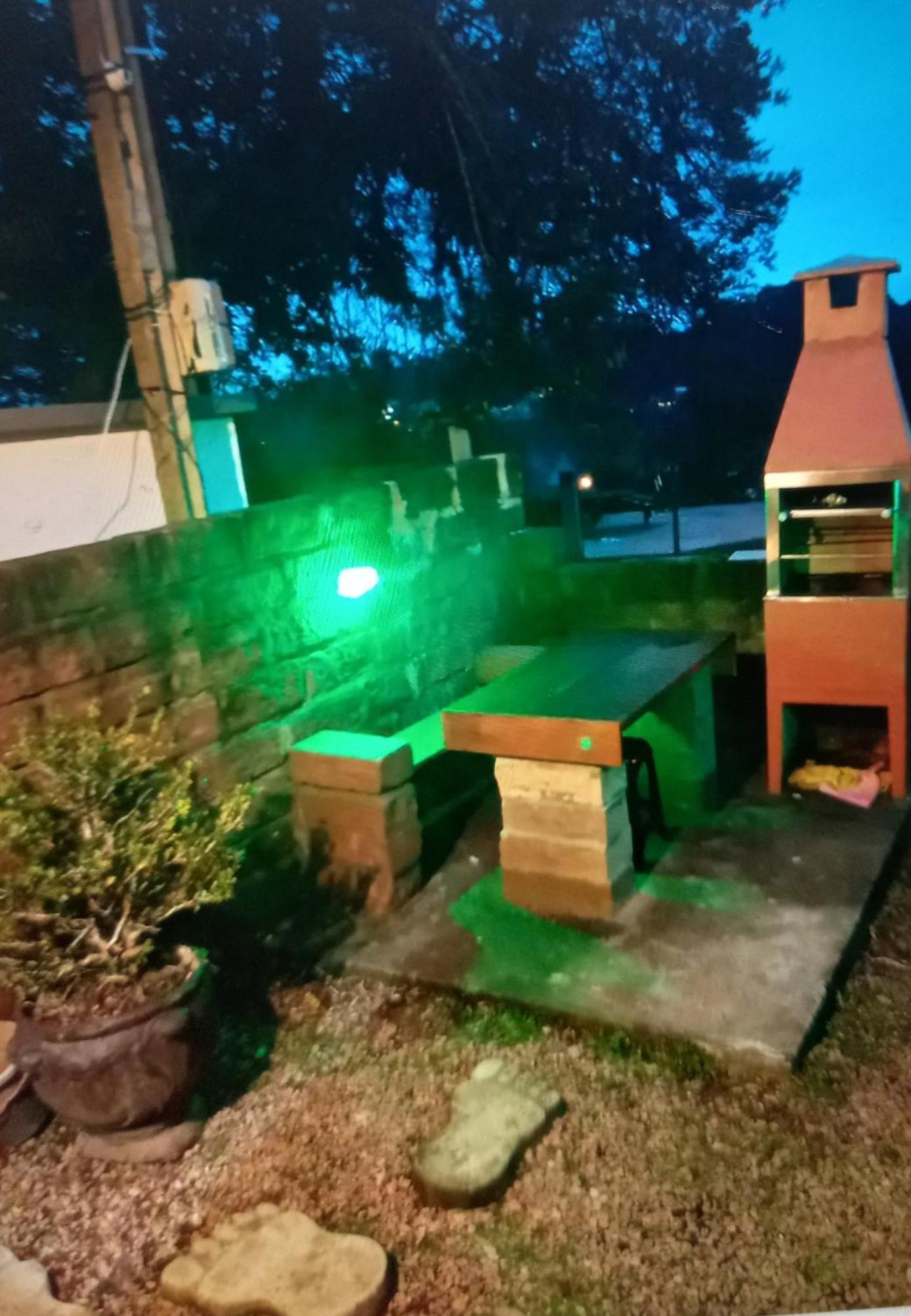 Pequena Pousada Pernottare Estacionamento Frente E Lado Publico Privado Gramado Eksteriør bilde